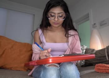 Estudiante latina apunta grabar porno disfruta semental 1