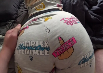 Mi hermanastra tiene culazo bien rico 1
