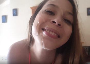 Española nalgona baila para su novio con una corrida en la cara